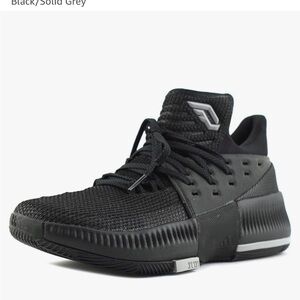 adidas Dame 3 “Lights Out”
Core Black/Medium Grey-Heather Solid Grey Size 8